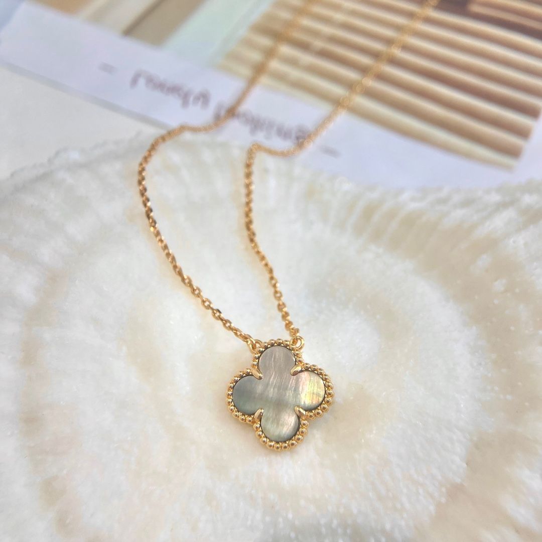 マジック アルハンブラ ロングネックレス、1モチーフ ヴァン クリーフ&アーペル Van Cleef & Arpels VCARO49L00|本日限定特価|新品未使用 マジック アルハンブラ ロングネックレス、1モチーフ ヴァン クリーフ&アーペル Van Cleef & Arpels VCARO49L00|本日限定特価|新品未使用