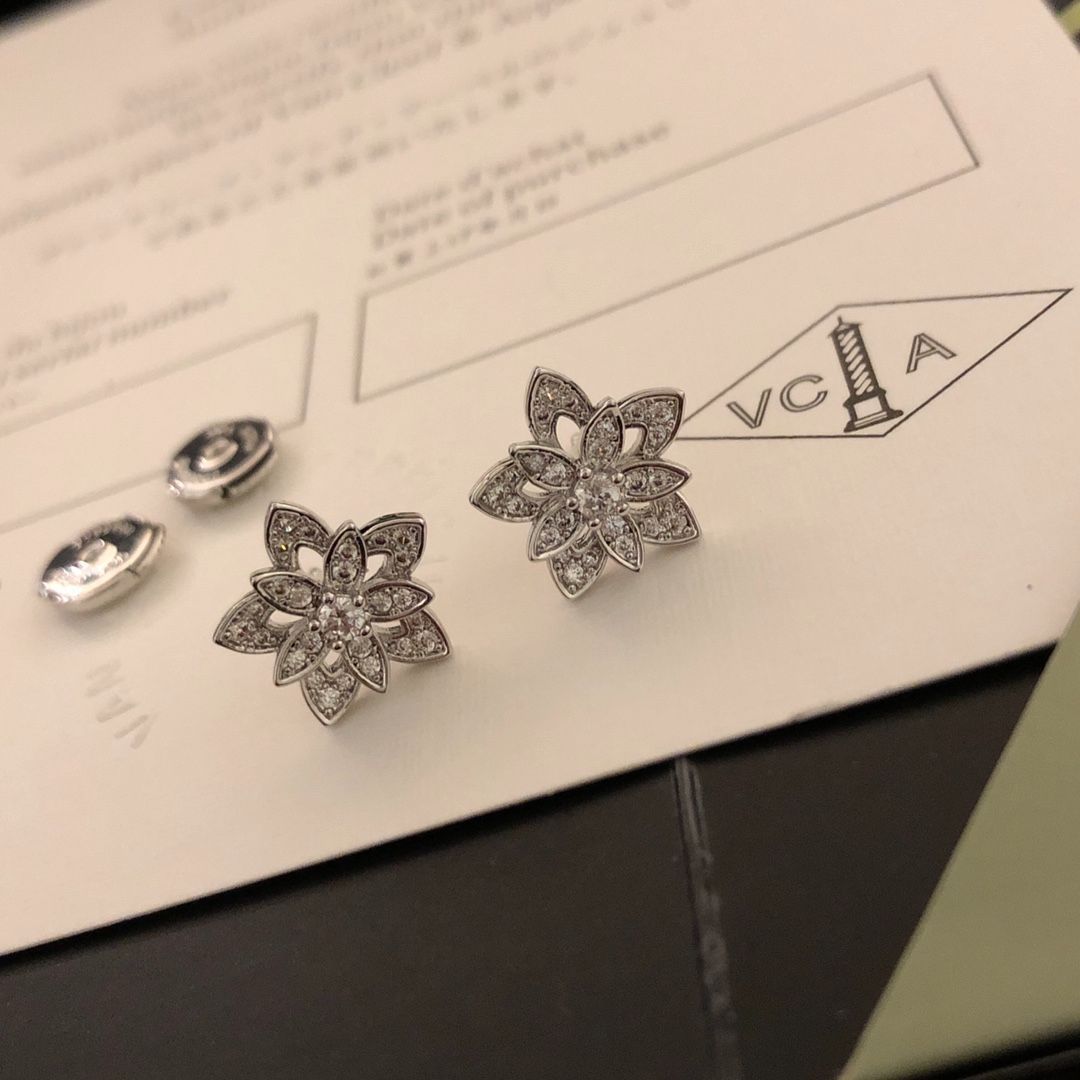 ?Vca Van Cleef & Arpels ロータス中空イヤリング、ミニスタイル、 フル ダイヤモンド ロータス シングルフラワー イヤリング|本日限定特価|新品未使用 ?Vca Van Cleef & Arpels ロータス中空イヤリング、ミニスタイル、 フル ダイヤモンド ロータス シングルフラワー イヤリング|本日限定特価|新品未使用
