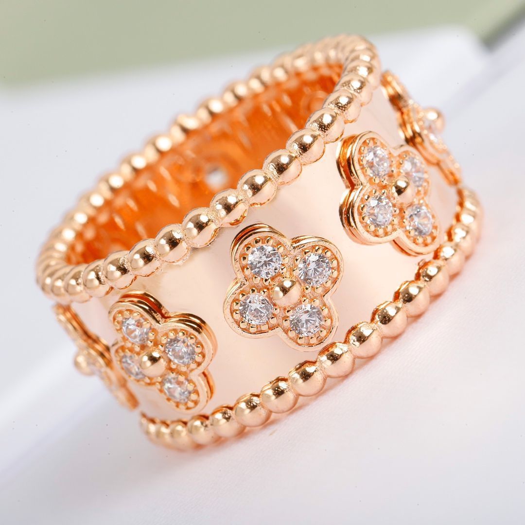Van Cleef & Arpels ヴァン クリーフ＆アーペル 万華鏡リング ペルレ 四つ葉模様リング｜本日限定特価｜新品未使用