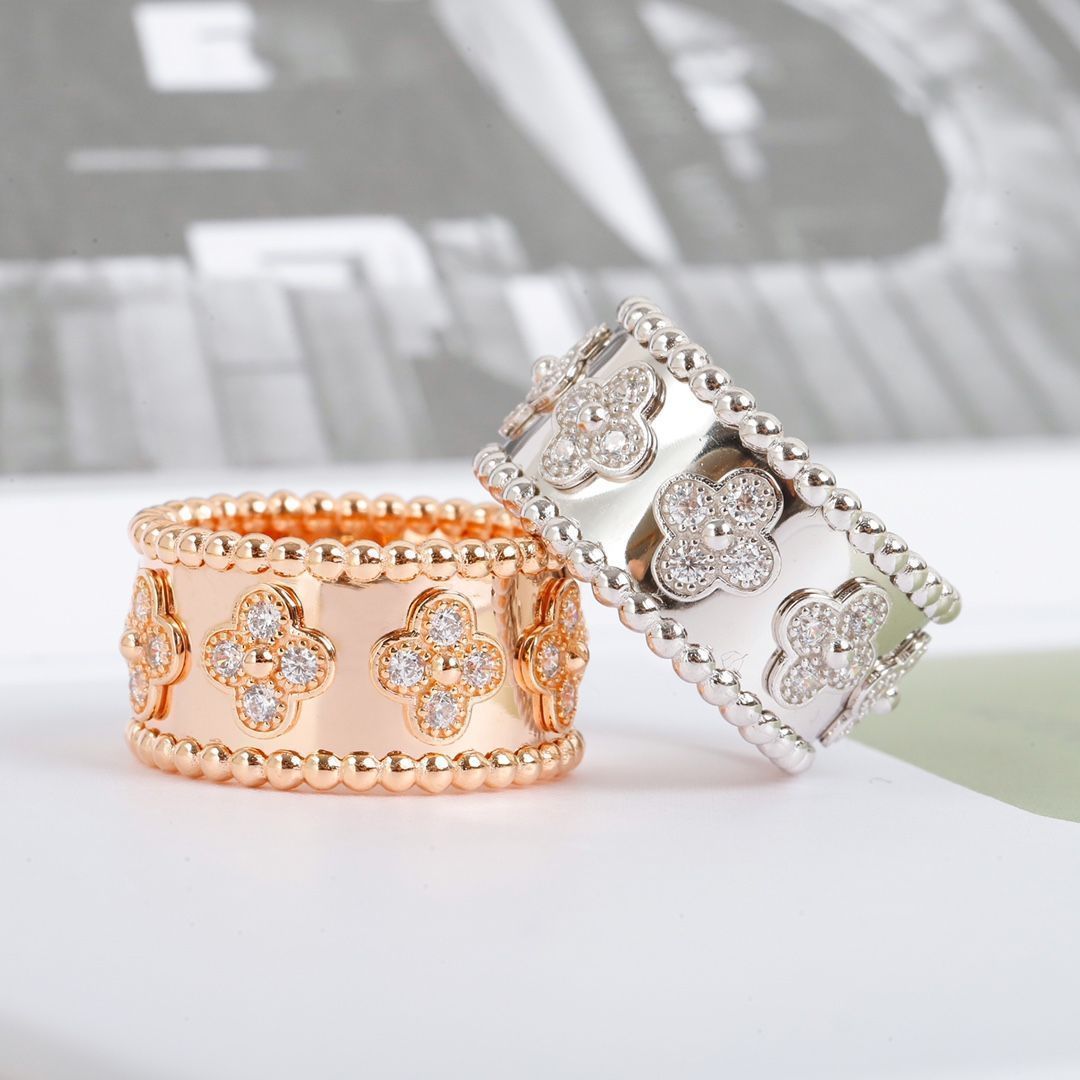 Van Cleef & Arpels ヴァン クリーフ＆アーペル 万華鏡リング ペルレ 四つ葉模様リング｜本日限定特価｜新品未使用