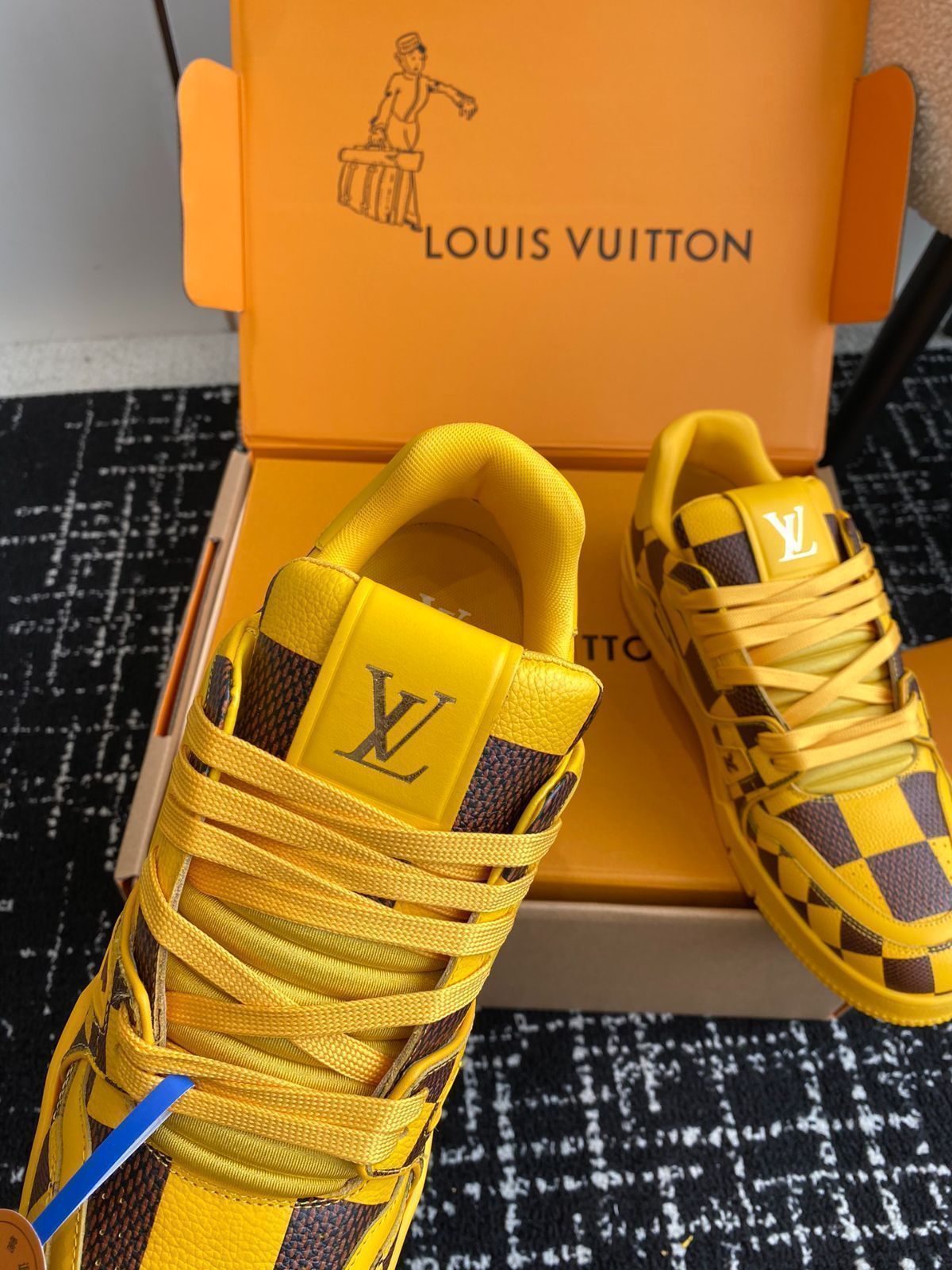 Louis Vuitton trainer カップルスタイルのロートップカジュアルシューズ｜本日限定特価｜新品未使用