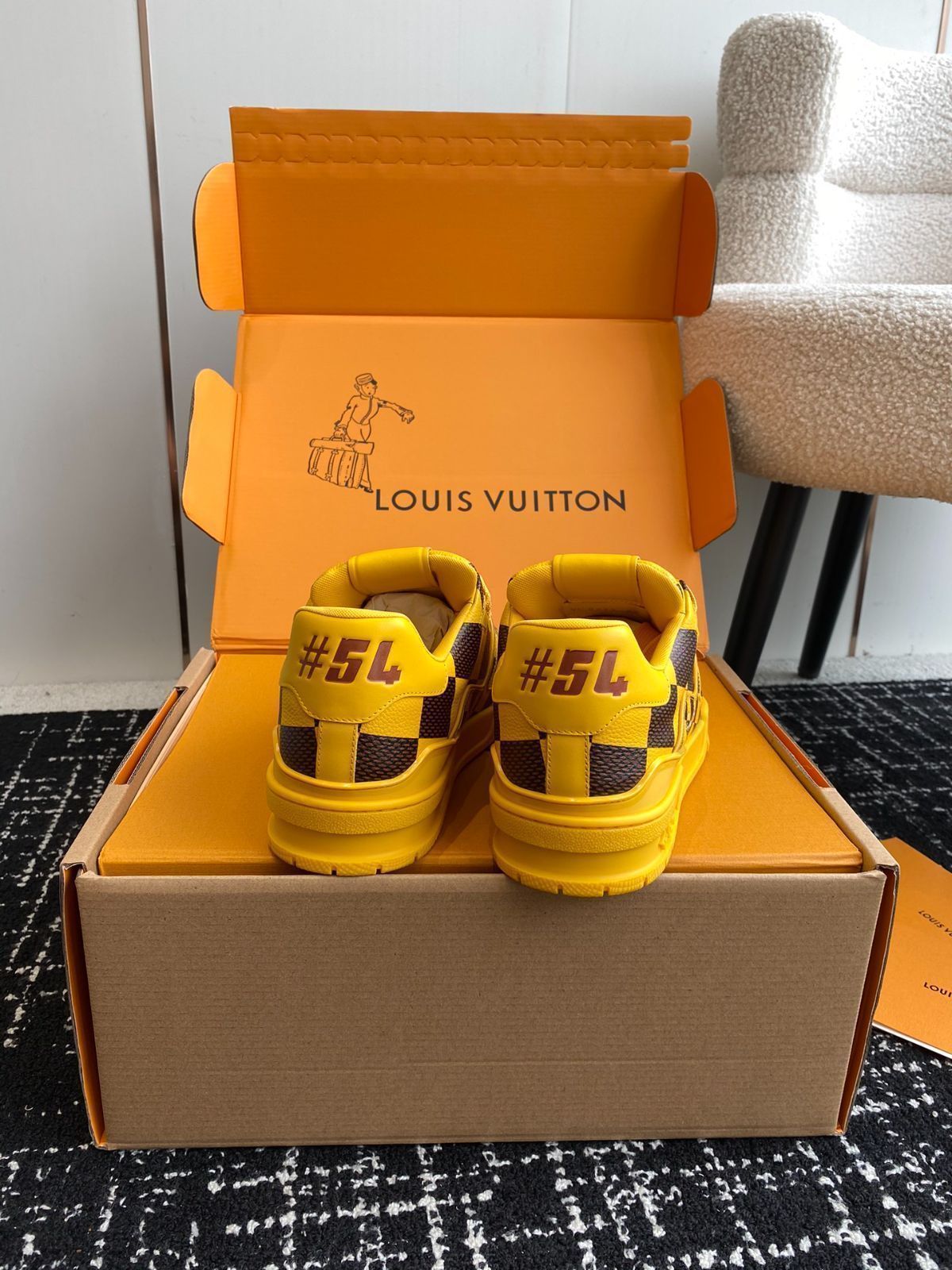 Louis Vuitton trainer カップルスタイルのロートップカジュアルシューズ｜本日限定特価｜新品未使用