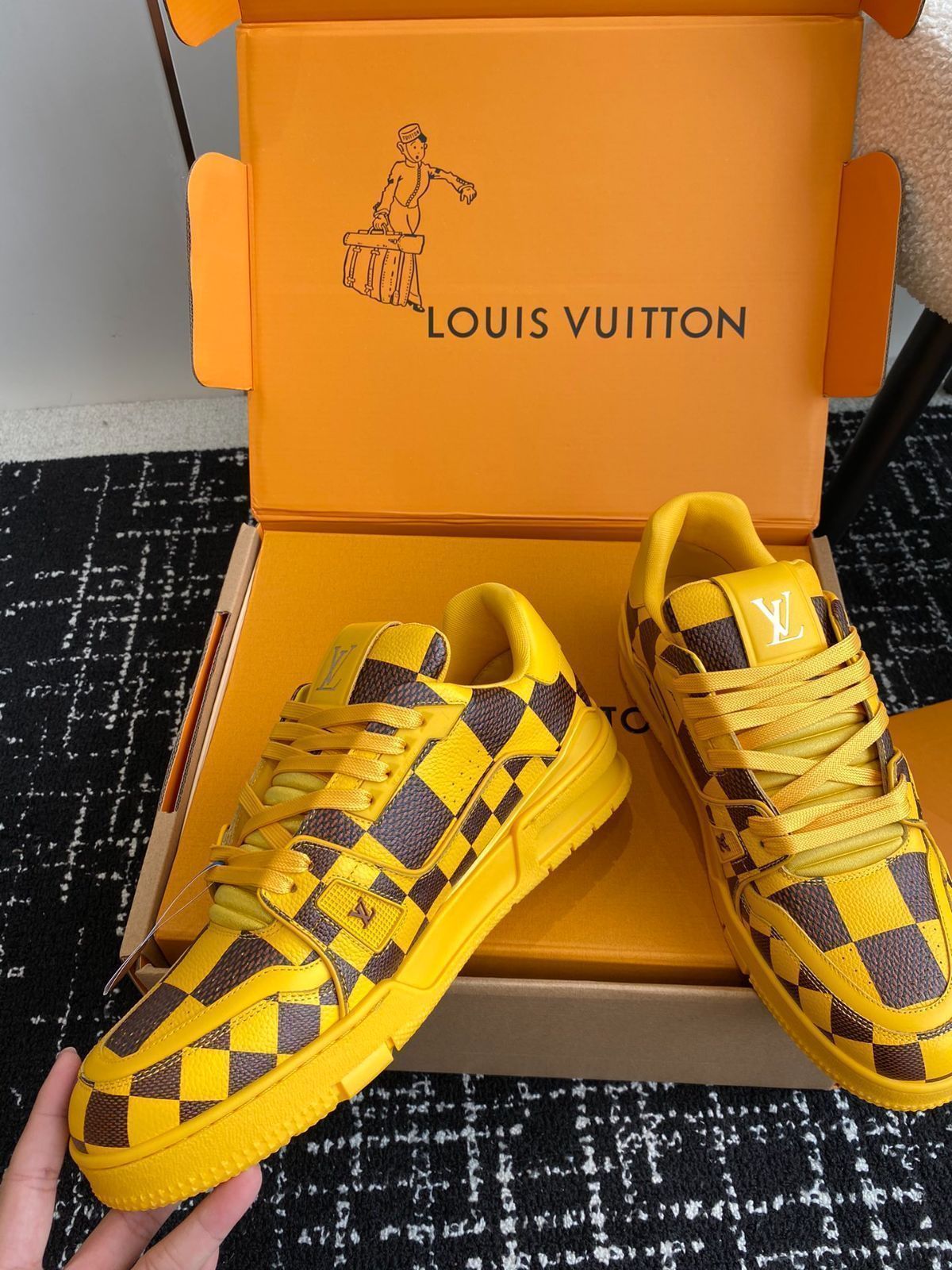 Louis Vuitton trainer カップルスタイルのロートップカジュアルシューズ｜本日限定特価｜新品未使用