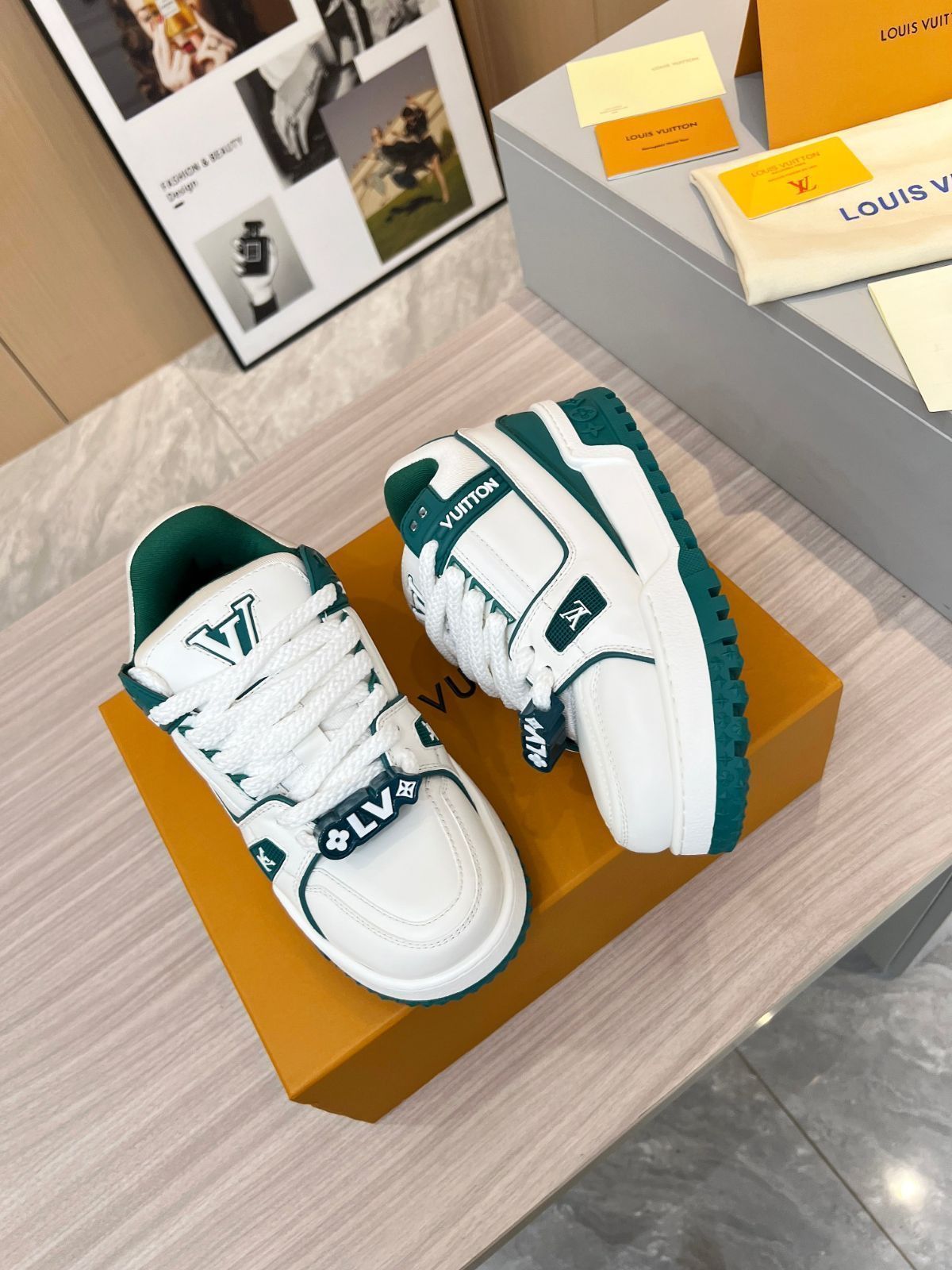 Louis Vuitton trainer カップルスタイルのカジュアルパンシューズ|本日限定特価|新品未使用 Louis Vuitton trainer カップルスタイルのカジュアルパンシューズ|本日限定特価|新品未使用