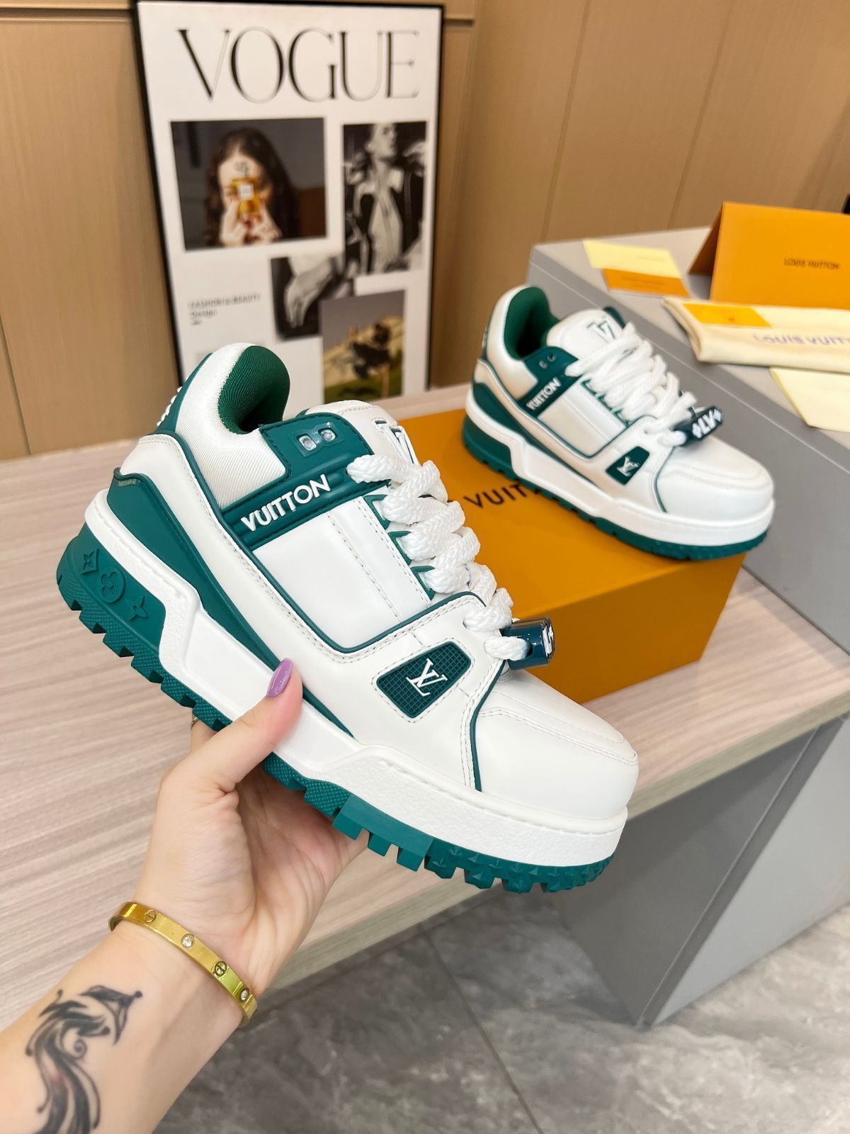 Louis Vuitton trainer カップルスタイルのカジュアルパンシューズ|本日限定特価|新品未使用 Louis Vuitton trainer カップルスタイルのカジュアルパンシューズ|本日限定特価|新品未使用