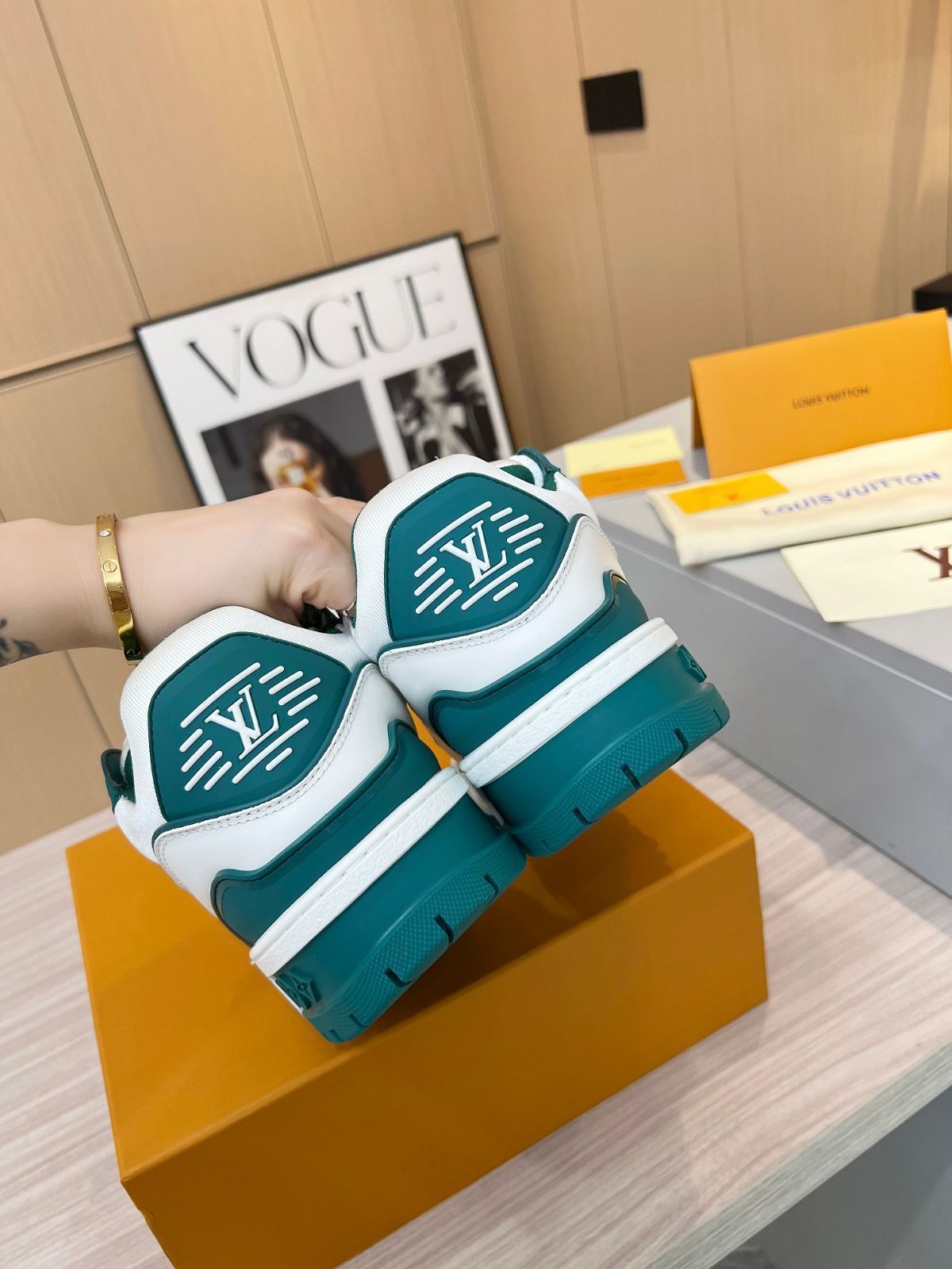 Louis Vuitton trainer カップルスタイルのカジュアルパンシューズ|本日限定特価|新品未使用 Louis Vuitton trainer カップルスタイルのカジュアルパンシューズ|本日限定特価|新品未使用