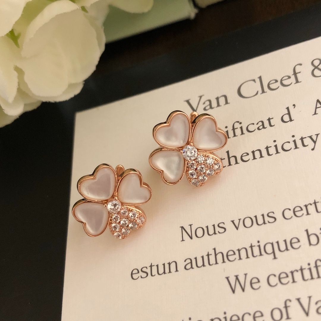 Van Cleef & Arpels VCA ヴァンクリーフアンドアーペル シングルフラワー イヤリング ? 18K ゴールド ホワイト マザーオブパール 四つ葉のクローバー ネックレス|本日限定特価|新品未使用 Van Cleef & Arpels VCA ヴァンクリーフアンドアーペル シングルフラワー イヤリング ? 18K ゴールド ホワイト マザーオブパール 四つ葉のクローバー ネックレス|本日限定特価|新品未使用