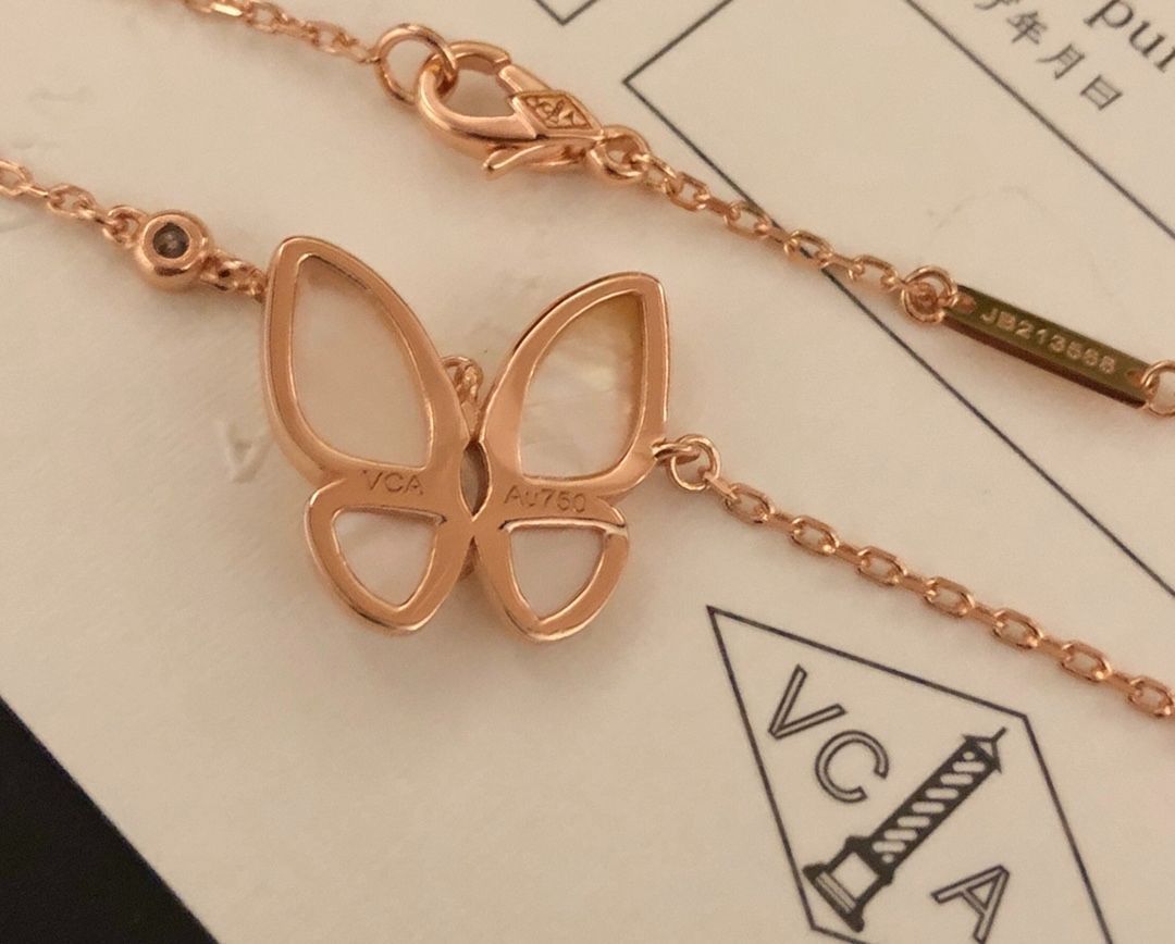 Van Cleef & Arpels Tow Butterfly ナチュラル ホワイト マザーオブパール 四つ葉のクローバー バタフライ ネックレス｜本日限定特価｜新品未使用