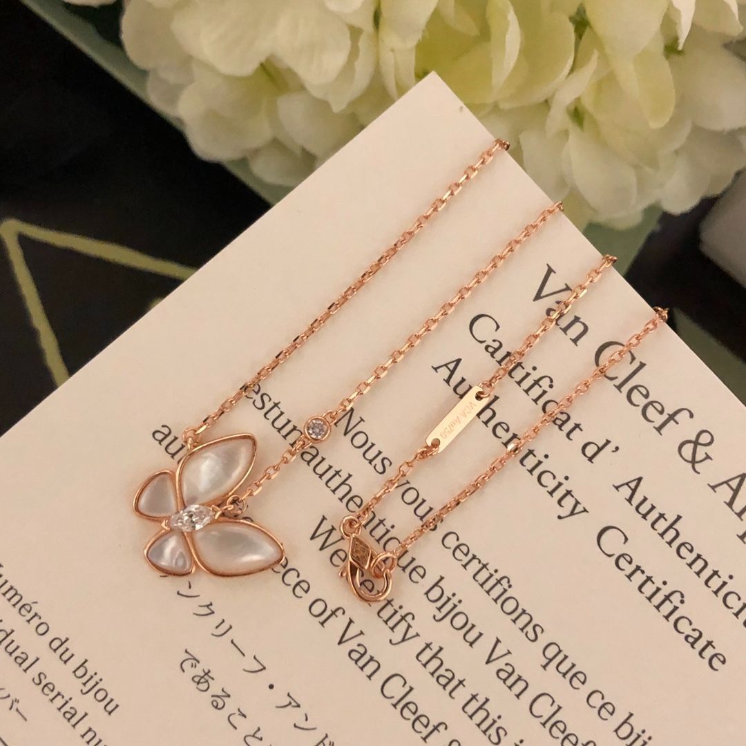 Van Cleef & Arpels Tow Butterfly ナチュラル ホワイト マザーオブパール 四つ葉のクローバー バタフライ ネックレス｜本日限定特価｜新品未使用
