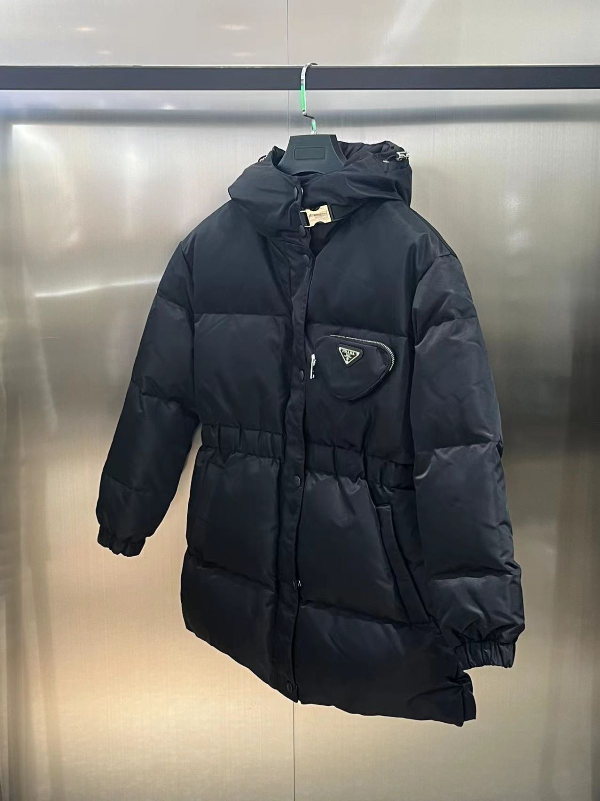 PRADA プラダ レディース ダウンジャケット|本日限定特価|新品未使用 PRADA プラダ レディース ダウンジャケット|本日限定特価|新品未使用