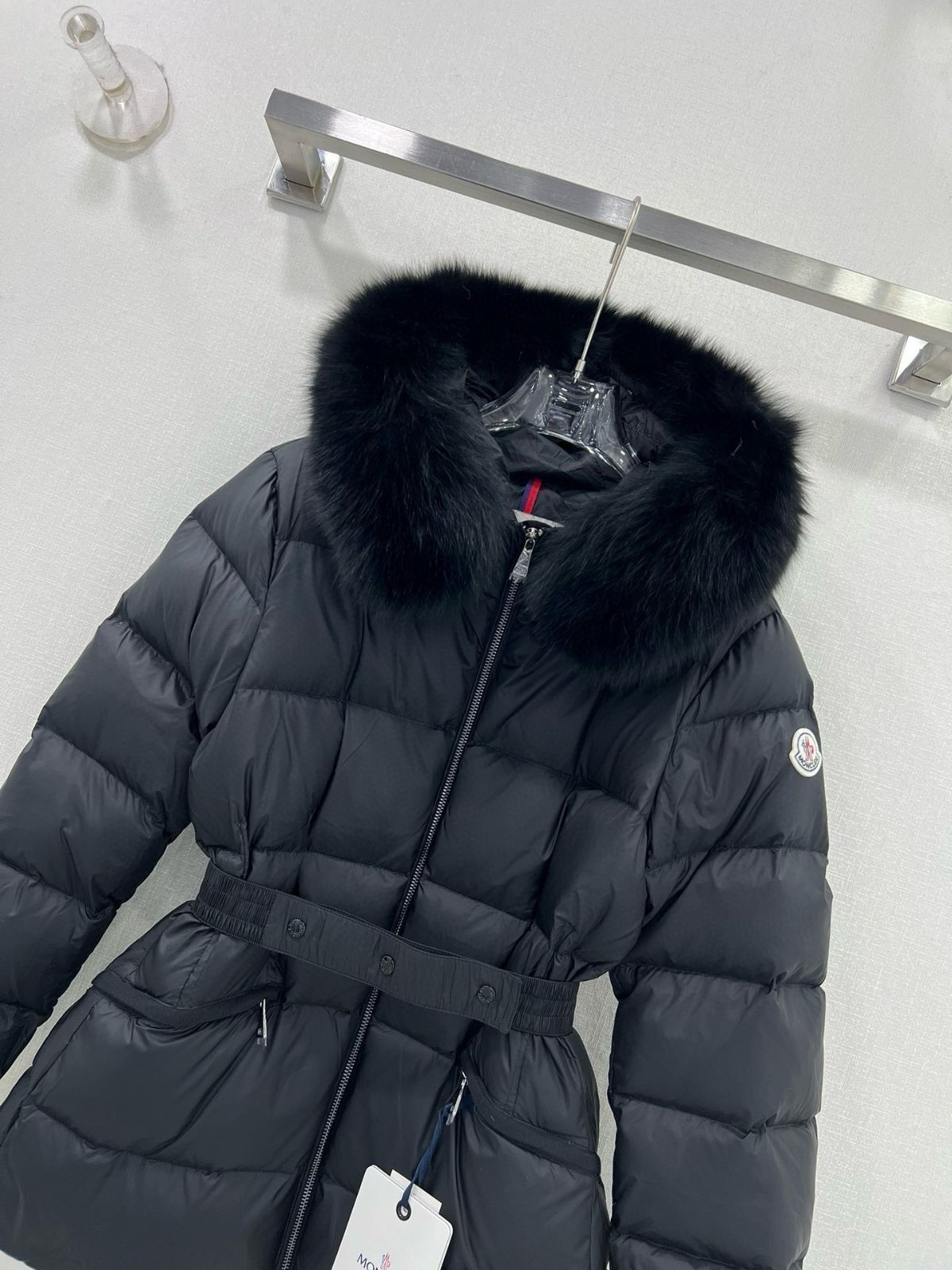 MONCLERモンクレール 黒 ダウンジャケット｜本日限定特価｜新品未使用