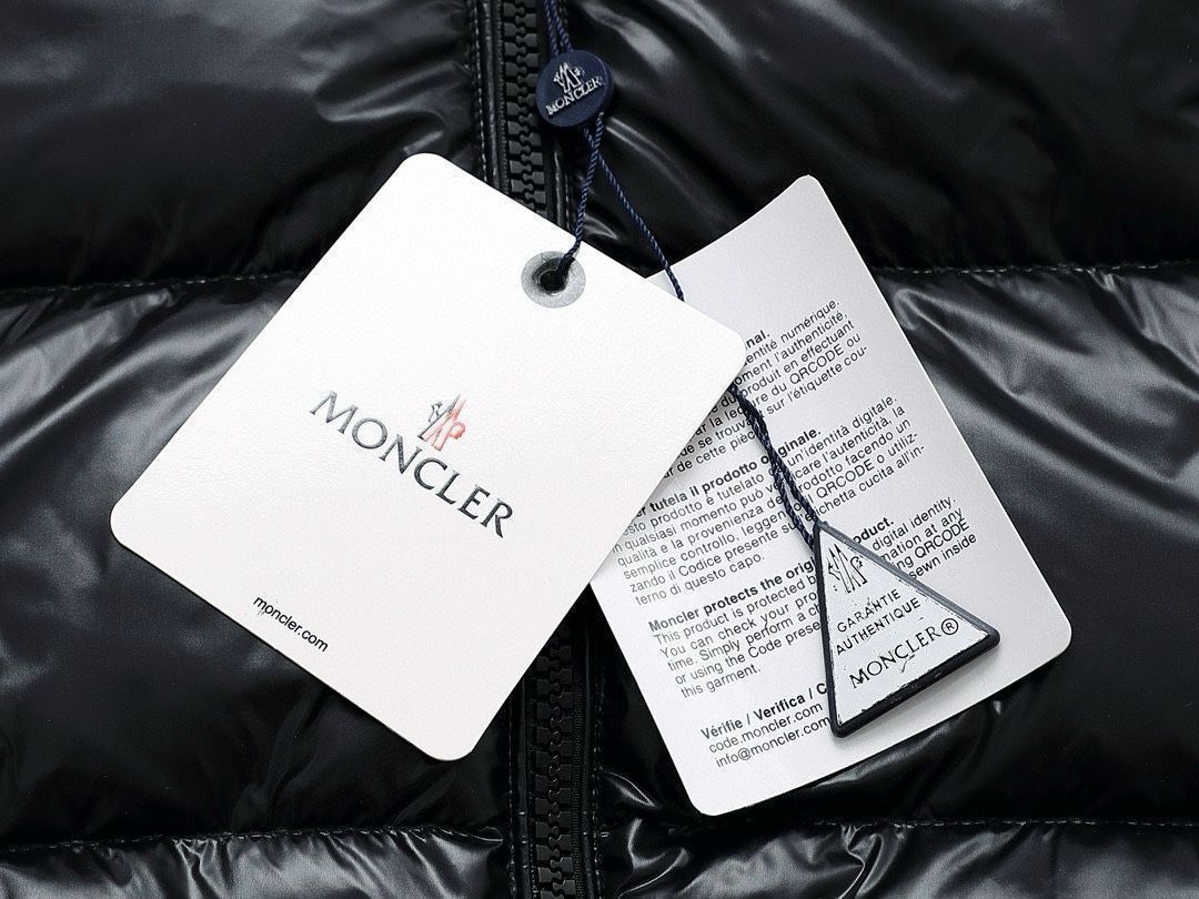 MONCLER （モンクレール）ダウンジャケット｜本日限定特価｜新品未使用