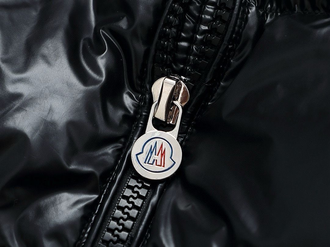 MONCLER （モンクレール）ダウンジャケット｜本日限定特価｜新品未使用