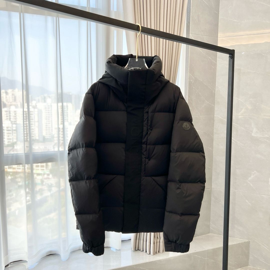 【新品】MONCLER （モンクレール）ダウンジャケット｜本日限定特価｜新品未使用