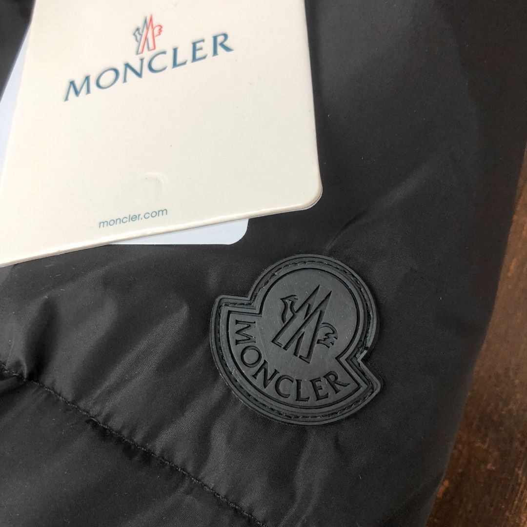 【新品未使用】MONCLER （モンクレール）ダウンジャケット｜本日限定特価｜新品未使用