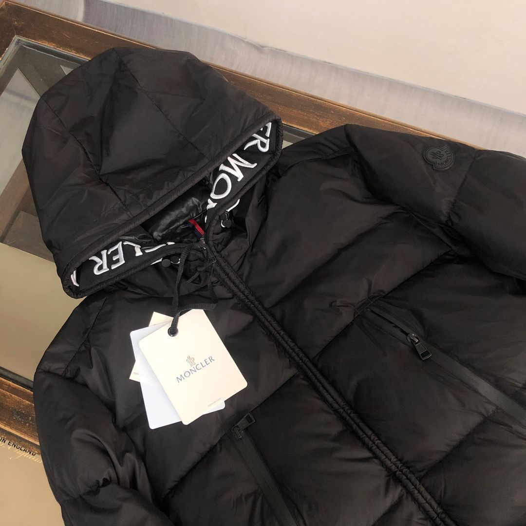 【新品未使用】MONCLER （モンクレール）ダウンジャケット｜本日限定特価｜新品未使用