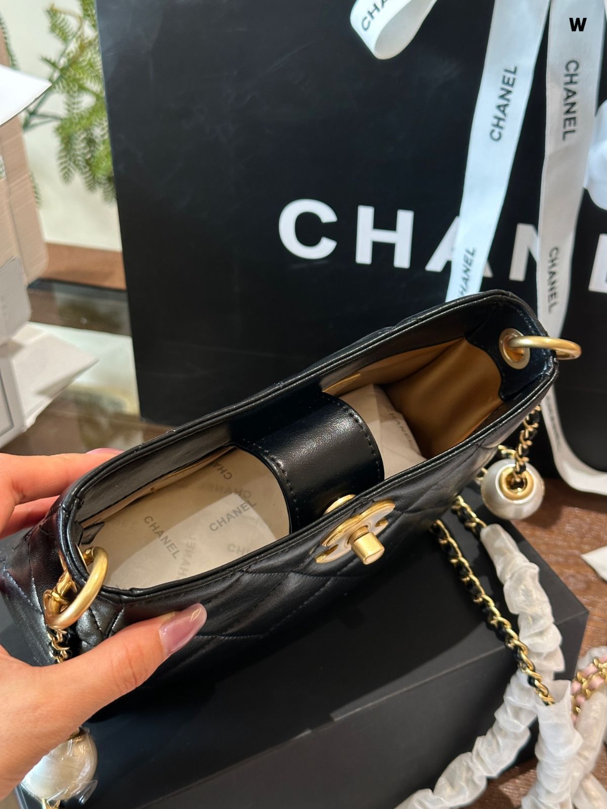【今日特価】シャネル CHANEL 24 ss パール調節ボールハンドバッグ 送料無料 セール価格で販売中