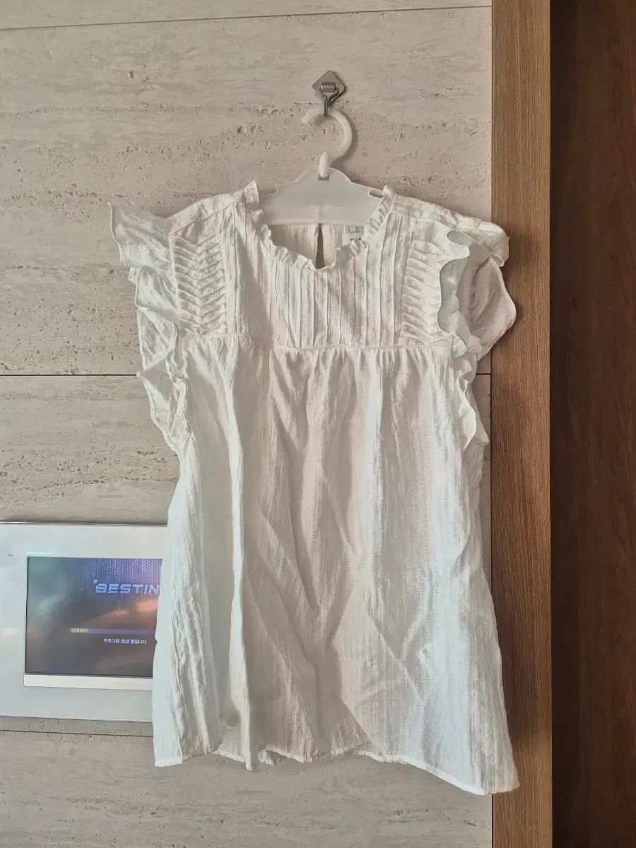 Club Monaco クラブモナコ 白 フリル ブラウス Club Monaco クラブモナコ ONE PIECE まとめ