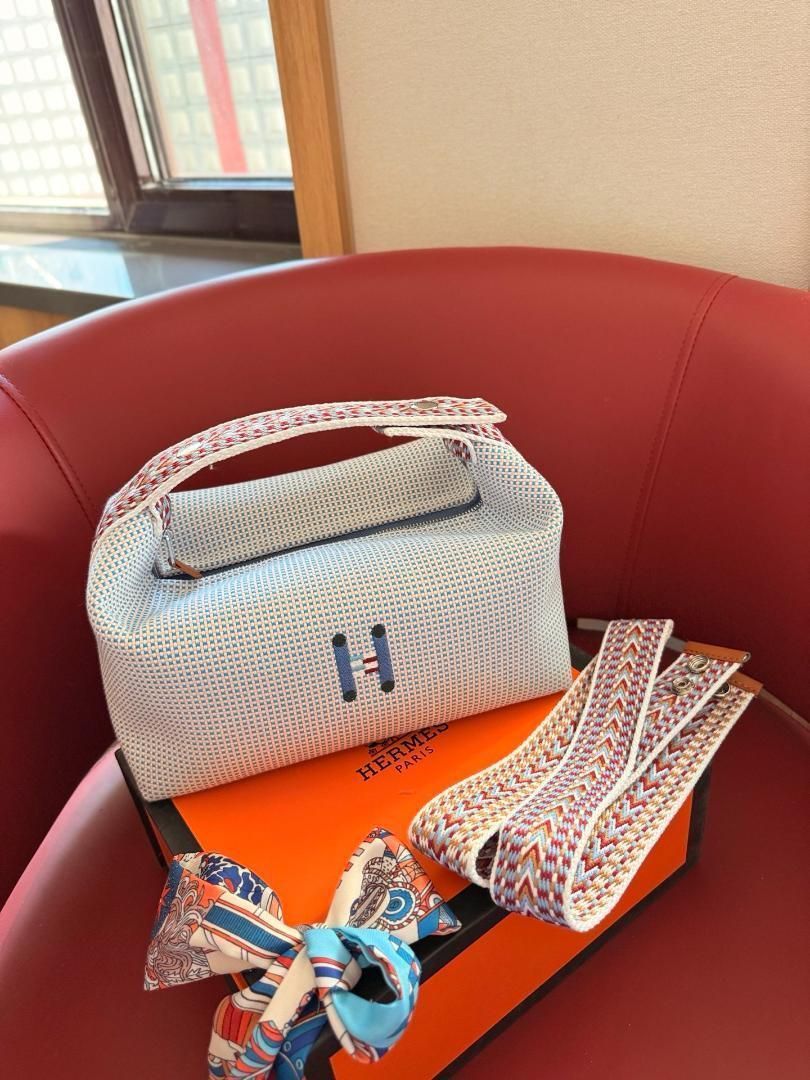 Hermes ショルダーバッグ 17,250円