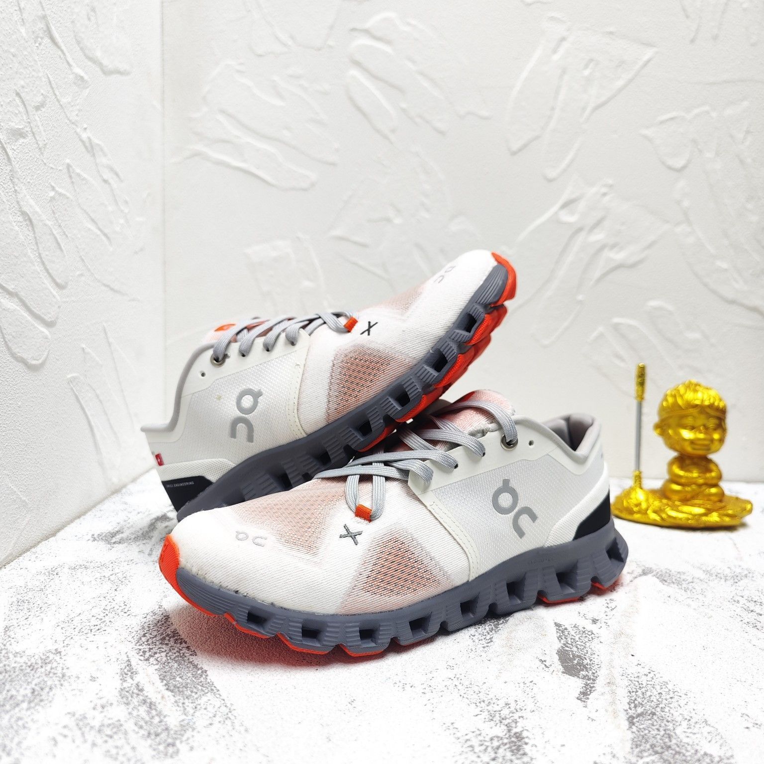 On Cloud X3 Sneakers オン クラウドX3 ジョギング スポーツ トレーニング ランニングシューズ メンズ レディース スニーカー タウンユース 新品 未使用　ホワイト　レッド　2色