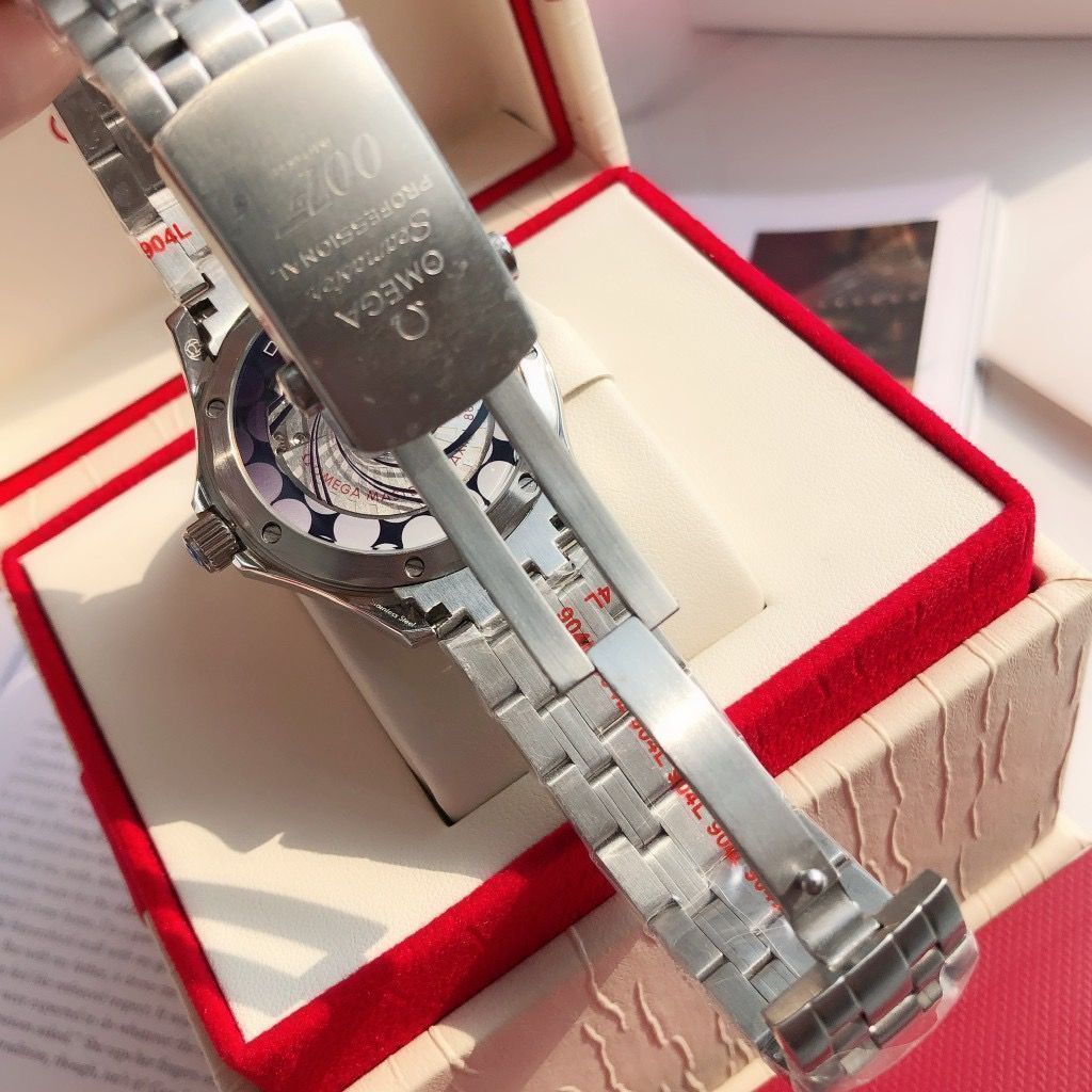53今すぐ購入へようこそ! ！新品 OMEGA オメガ シーマスター ダイバー 300M コーアクシャル マスター クロノメーター 42ｍｍ 210.30.42.20.03.001 オメガ56｜本日限定特価｜新品未使用--WTO輸入3