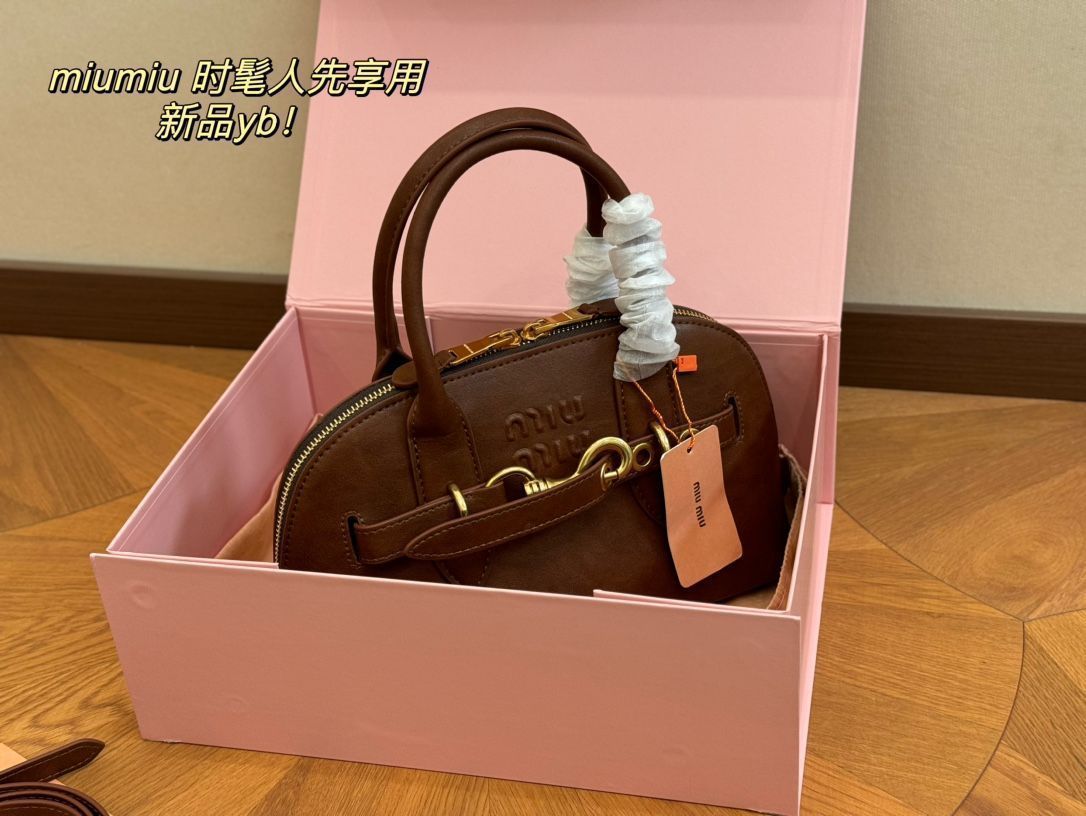 miumiuシェルバッグ/ハンドバッグ、バックパック、小銭入れ、手首バッグ、ショルダーバッグ