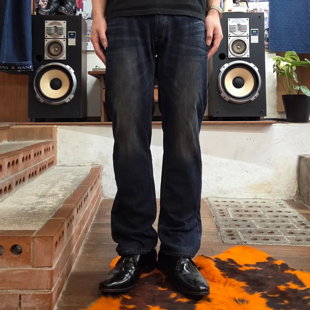 DIESEL(ディーゼル) ボタン フライ ストレート パンツ