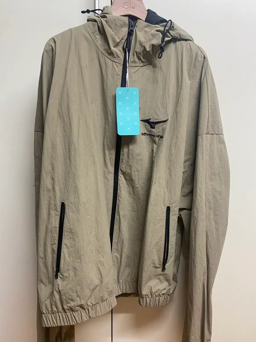 ミズノ STU ウインドブレーカー ベージュ L 新品