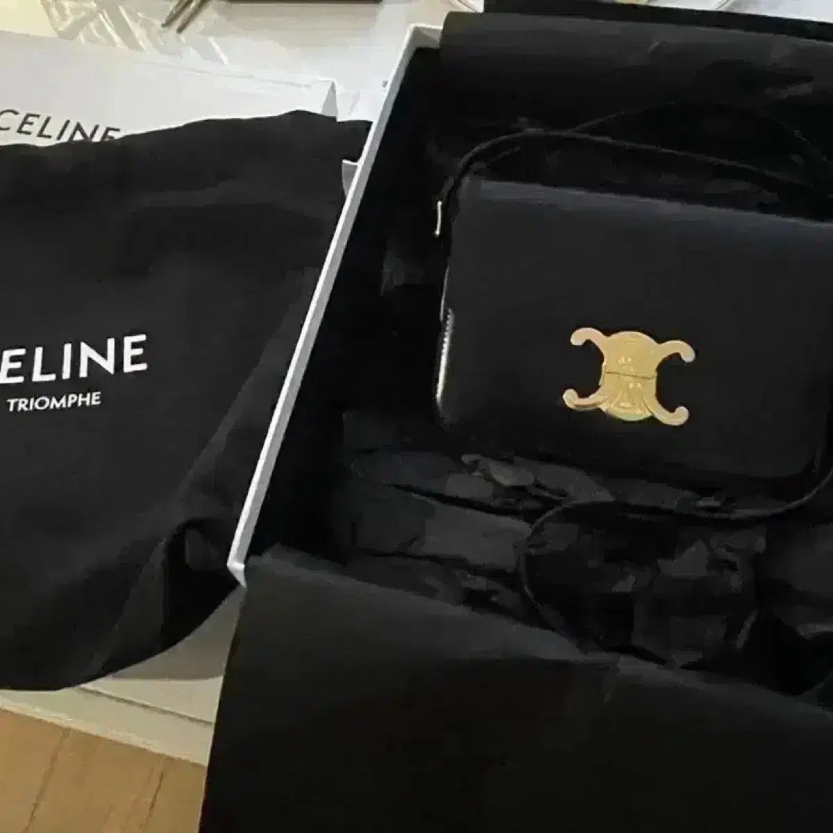新品/フルセット セリーヌ 틴 トリオンフ ショルダーバッグ ブラック バッグ / ワールドタワー百貨店購入