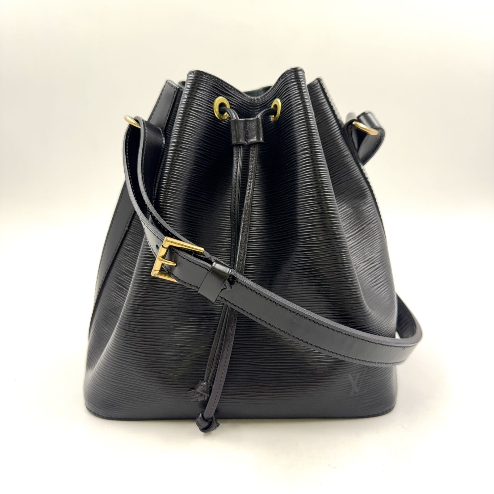 【新着】LOUIS VUITTON プチノエ エピ エピ ノワール レザー ブラック ショルダーバッグ ゴールド M44102