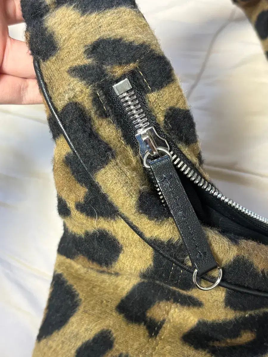 Open YY ヒョウ柄 レオパード HOBO BAG