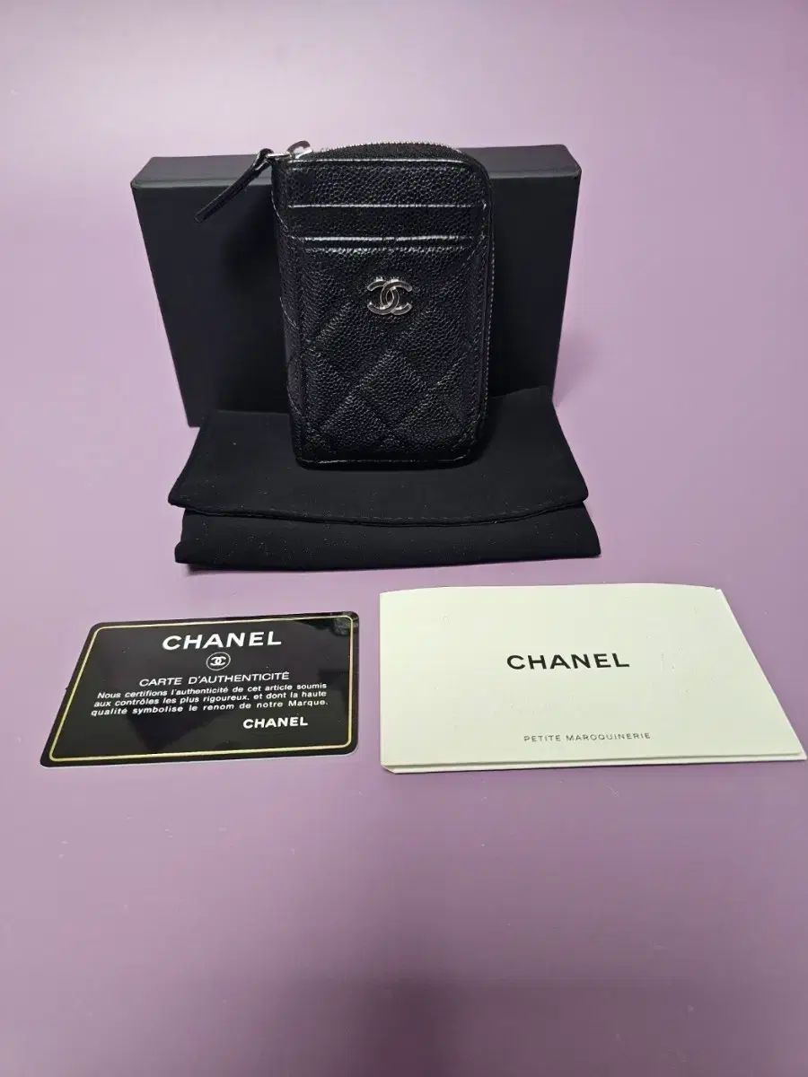 シャネル 30番台 Classic シルバー キャビア ジッパー カード ケース 財布 ap1650
