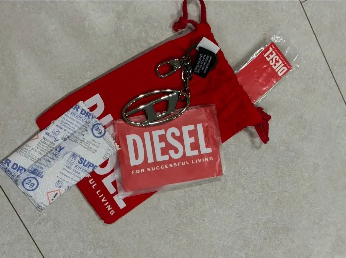 DIESEL ディーゼル Dロゴ メタル キーホルダー 出品