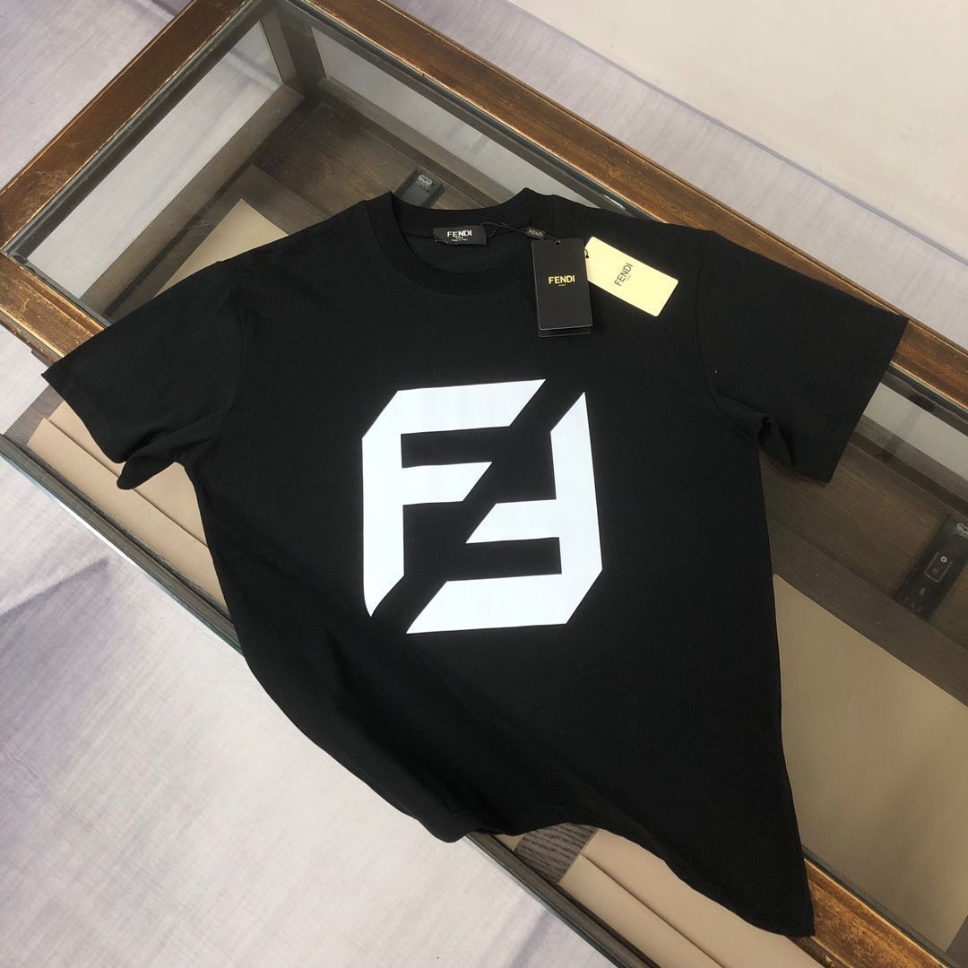 【本日限定特価】FENDI クルーネックTシャツ - 高品質コットンで快適な着心地 [本日特価|新品未使用品]-WT0輸入