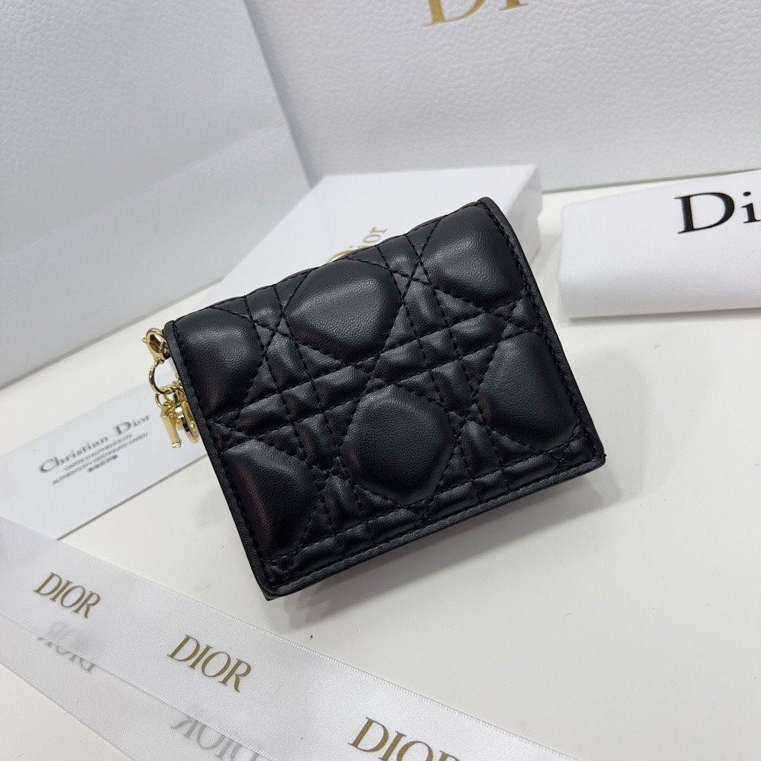 【本日限定特価】Dior ミニレディディオール財布 秋冬新作 ブラック/ピンク/グレー 藤編みステッチデザイン[本日特価|新品未使用品]
