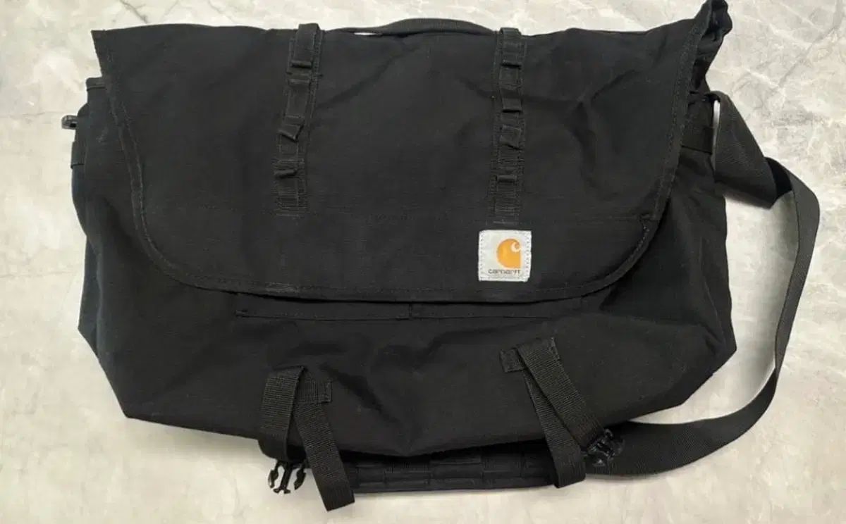 Carhartt カーハート カーゴ メッセンジャーバッグ ブラック - メルカリ