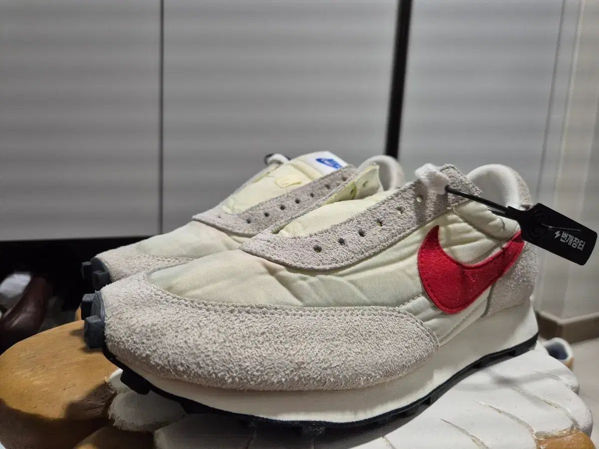 NIKE ナイキ デイブレイク sp 紅白