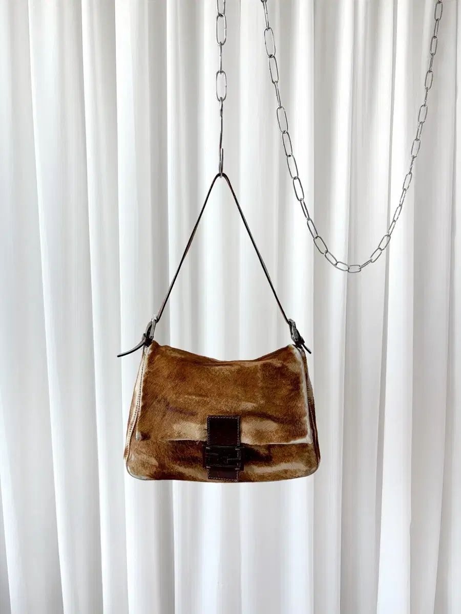レア FENDI フェンディ カーフレザー バゲットバッグ