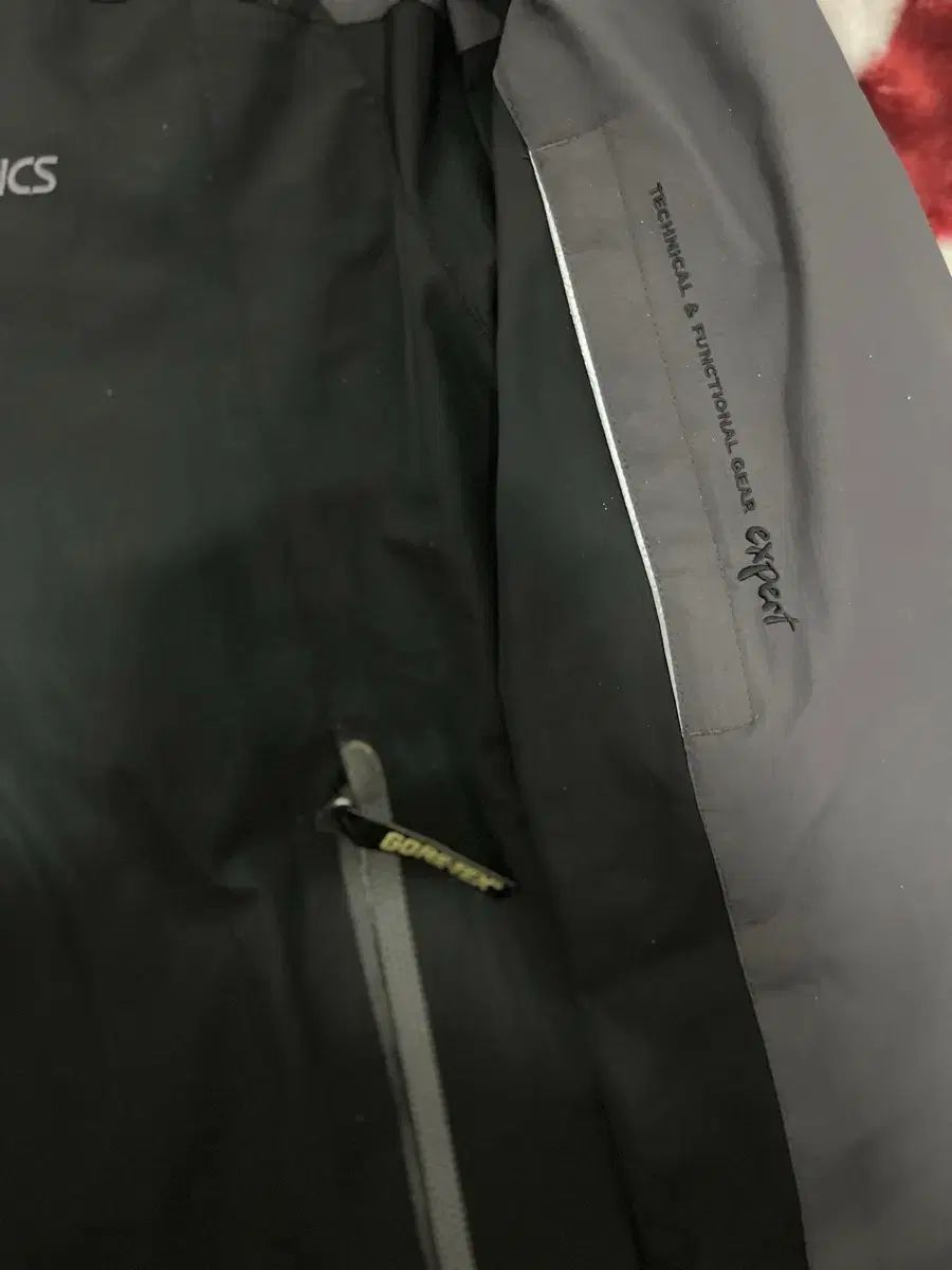 アシックス ゴアテックス ジャケット 95