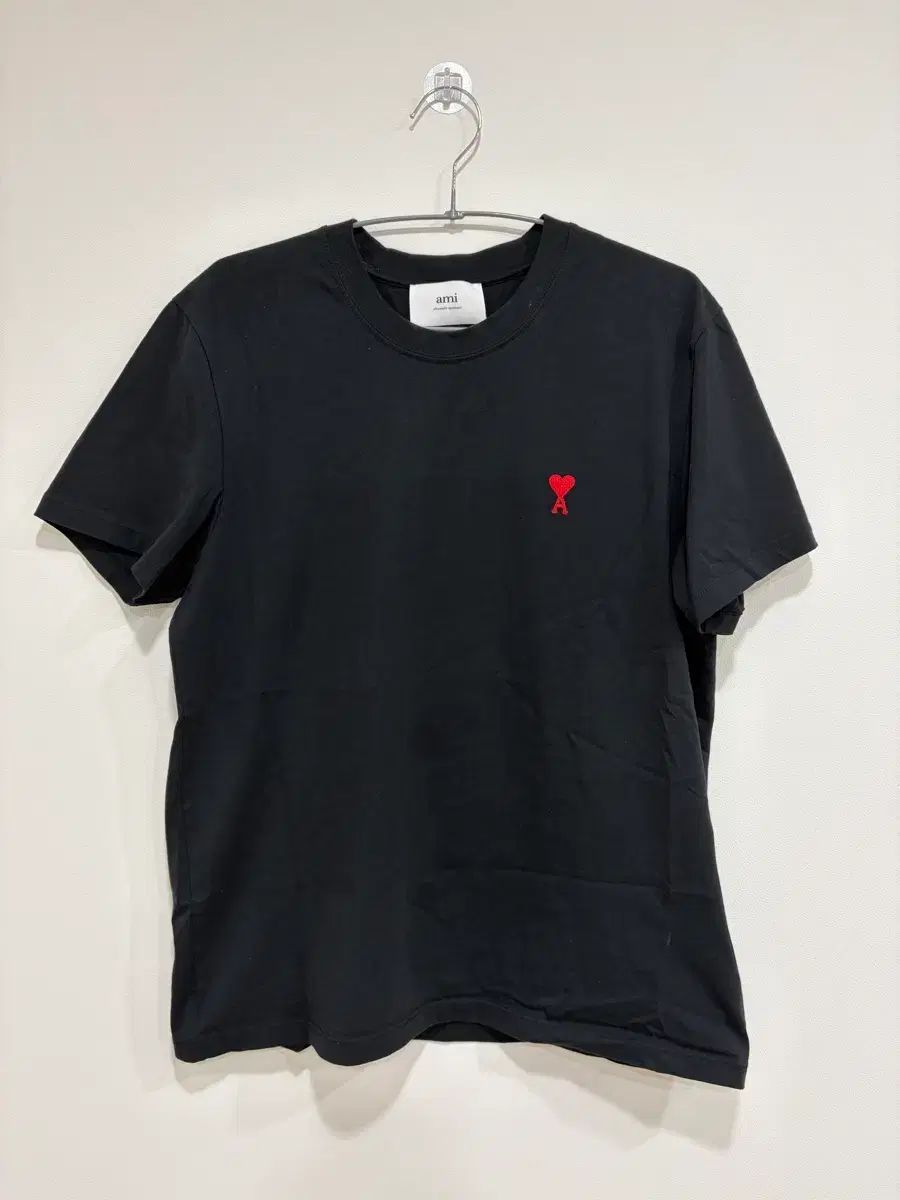 アミ スモール ハート ロゴ 半袖Tシャツ (ブラック M)
