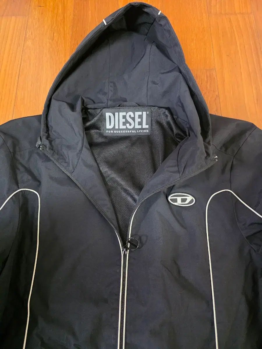 DIESEL J-HYBE'Sコントラスト パイピング ウィンドブレーカー