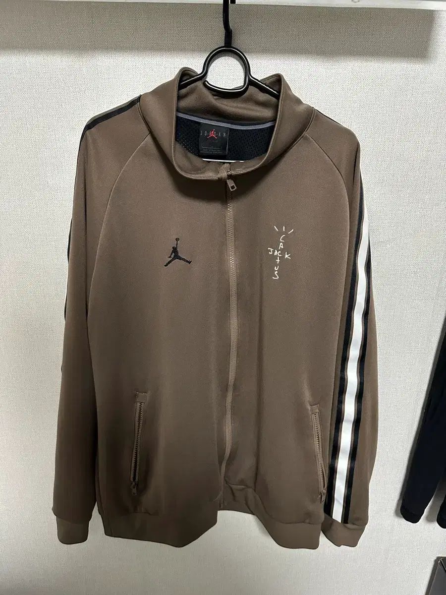 エア ジョーダン トラヴィス スコット MJジャケット