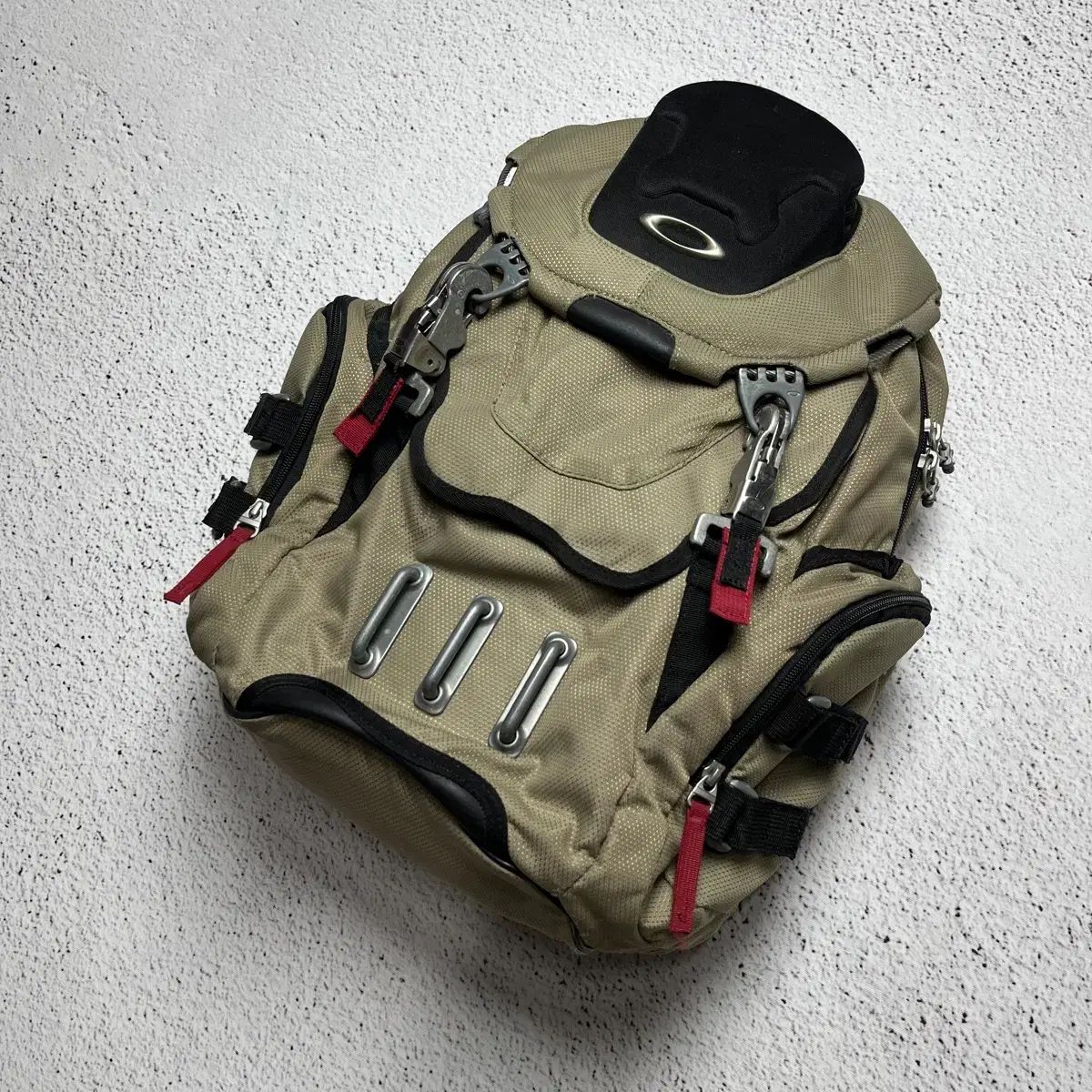 Oakley バスルームシンク バックパック 'Desert'