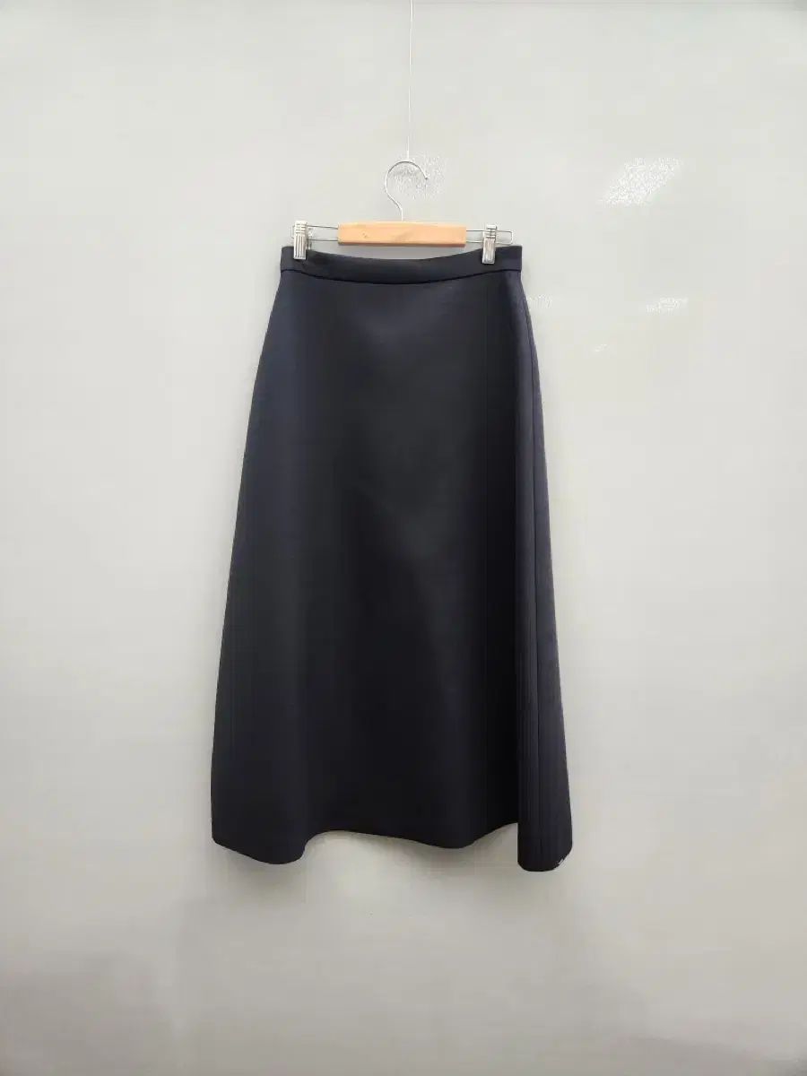 新品 デエスダー ブラック スカート