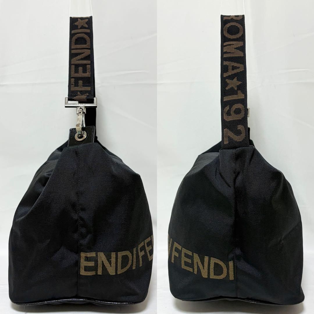 FENDI フェンディ ショルダーバッグ ナイロン ブラック ポーチ付き 