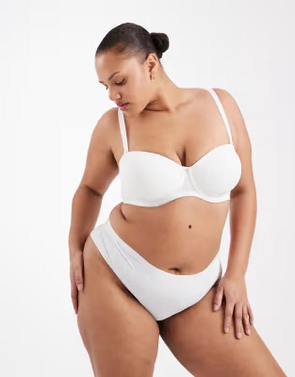 エイソス レディース アンダーウェア ブラジャー ASOS Curve ASOS DESIGN Curve molded multiway underwire bra WHITE ホワイト