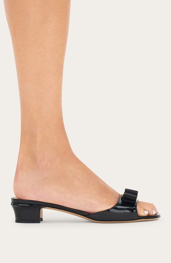 フェラガモ レディース シューズ サンダル FERRAGAMO Vanilla Bow Slide Sandal Nero Biscotto フェラガモ レディース シューズ サンダル FERRAGAMO Vanilla Bow Slide Sandal Nero Biscotto