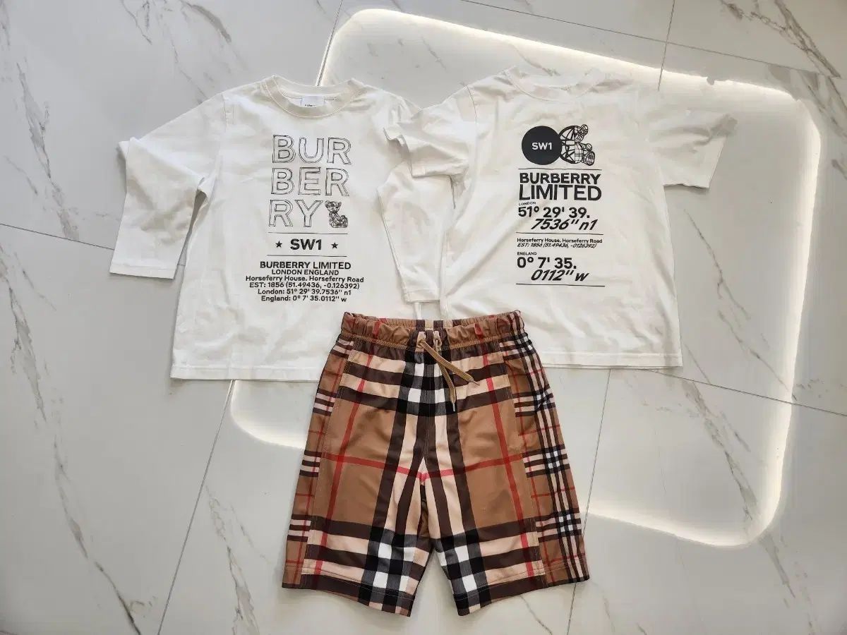バーバリー キッズ 長袖Tシャツ 10Y
