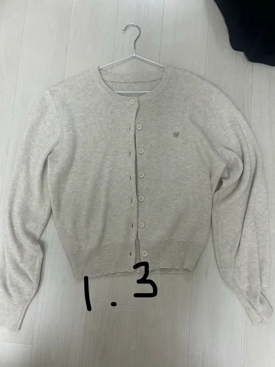 服 出品