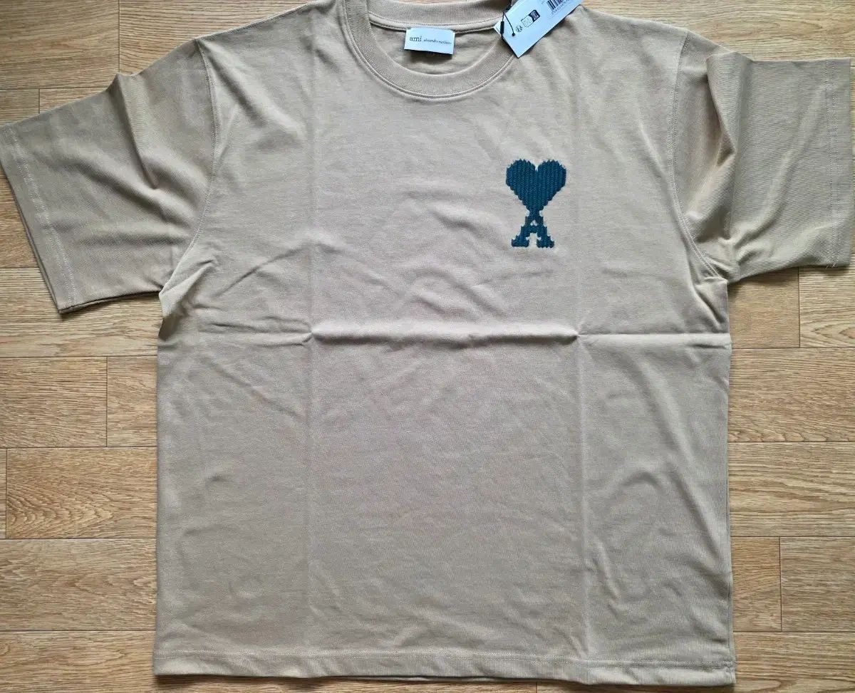 アミ ハート ロゴ 半袖 Tシャツ ベージュ
